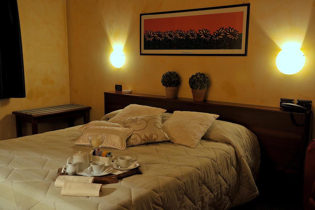 Hotel Parco Castelvetro Piacentino Pokój zdjęcie